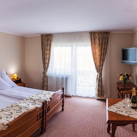 Hotel Europa Kokeltal Albesti  Luaran gambar