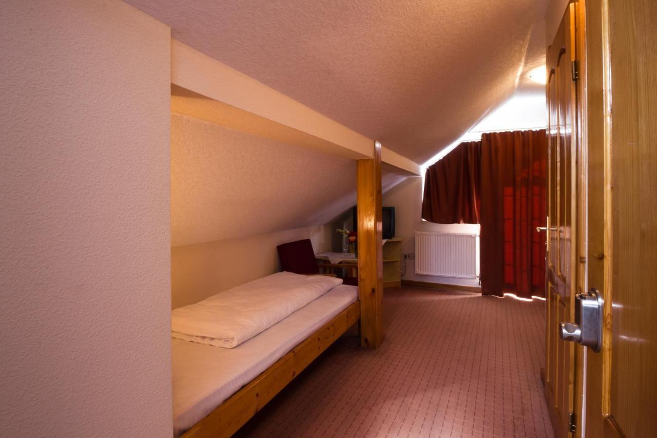Hotel Europa Kokeltal Albesti  Luaran gambar