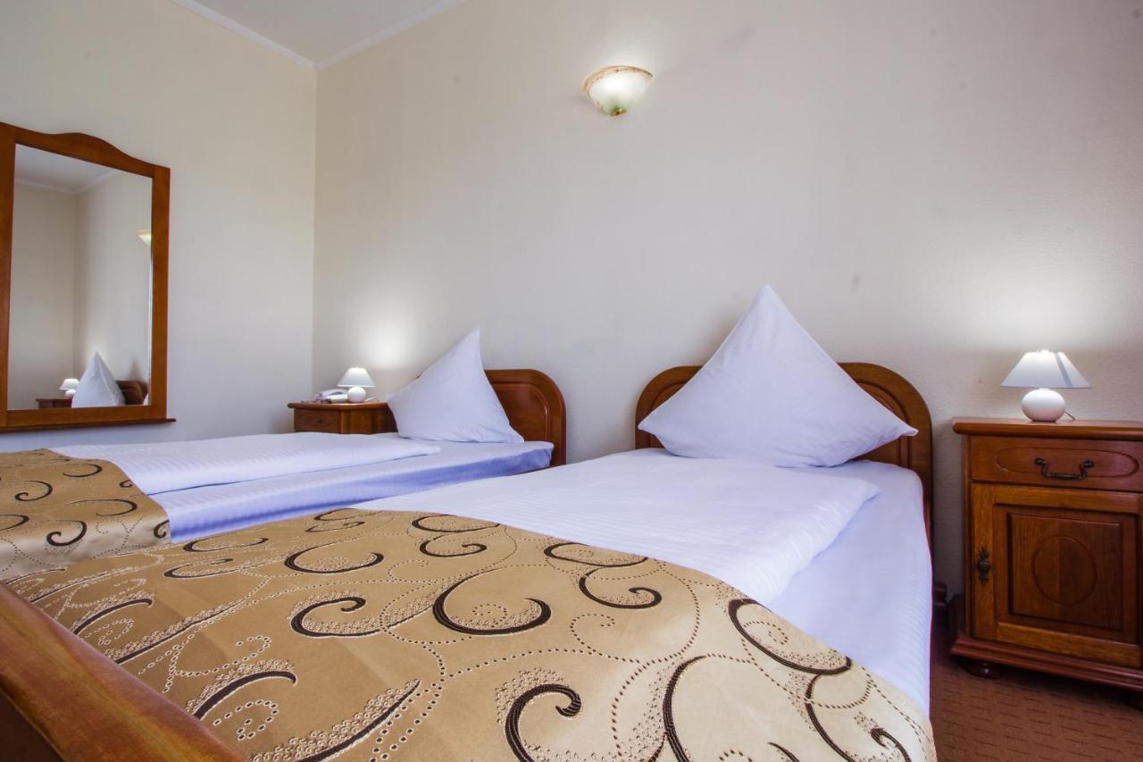 Hotel Europa Kokeltal Albesti  Luaran gambar