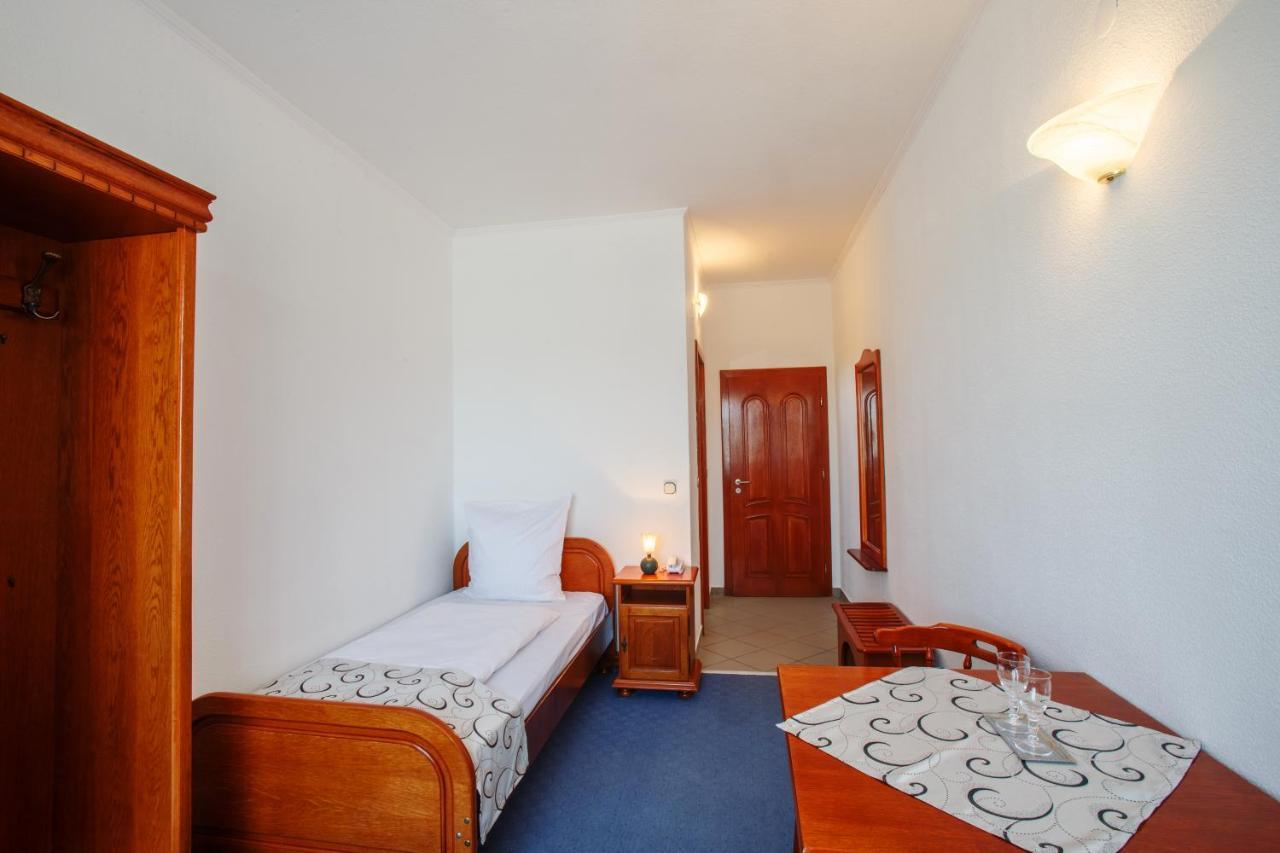 Hotel Europa Kokeltal Albesti  Luaran gambar